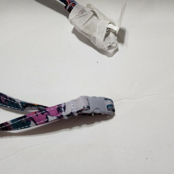 Vera Bradley Petite Neon‎ Blooms Breakaway Lanyard new! - Picture 3 of 7